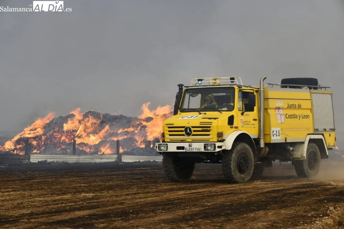 Incendio en Martín de Yeltes. Foto de Adrián M. Pastor