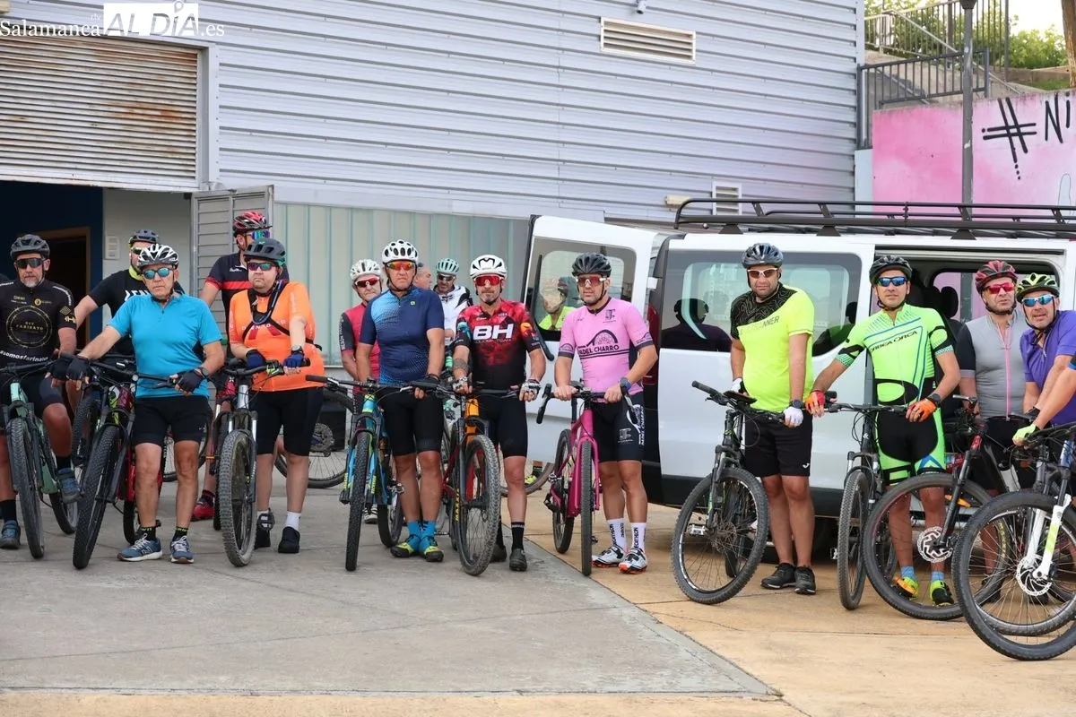 Inicio de la XXIV Marcha Cicloturista Dori Ruano en Villamayor. Fotos: David Sañudo