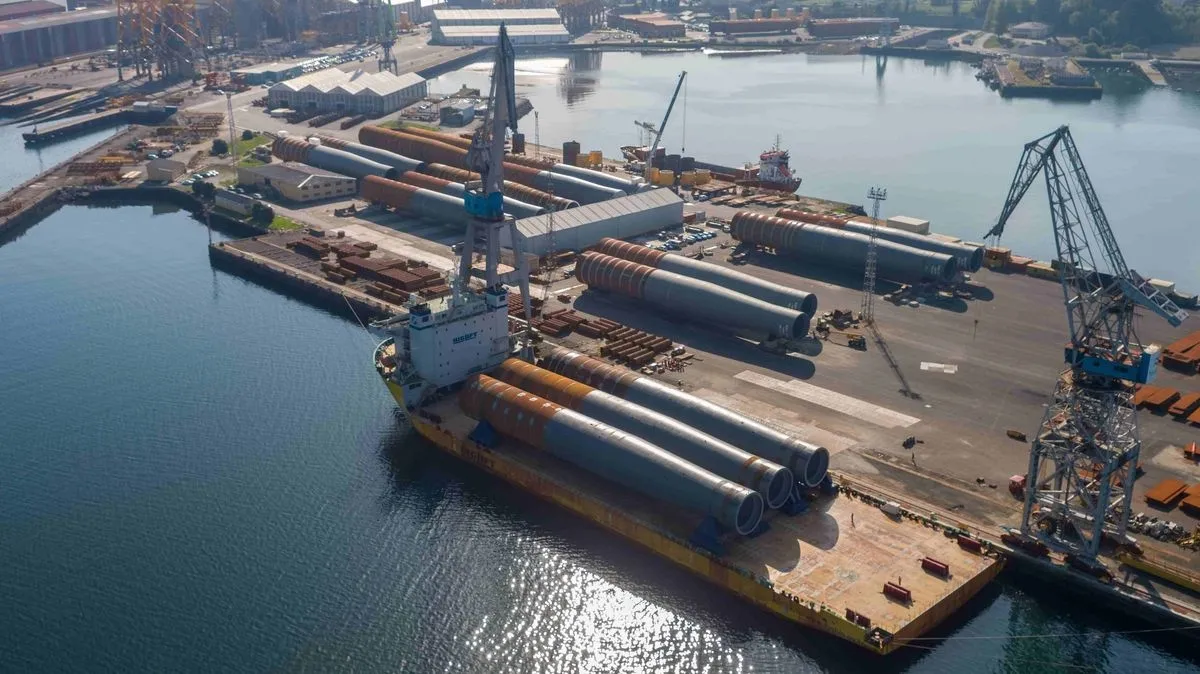 Foto 3 - Iberdrola recibe los &uacute;ltimos monopilotes fabricados por Navantia - Windar para su parque e&oacute;lico marino Windanker&nbsp;