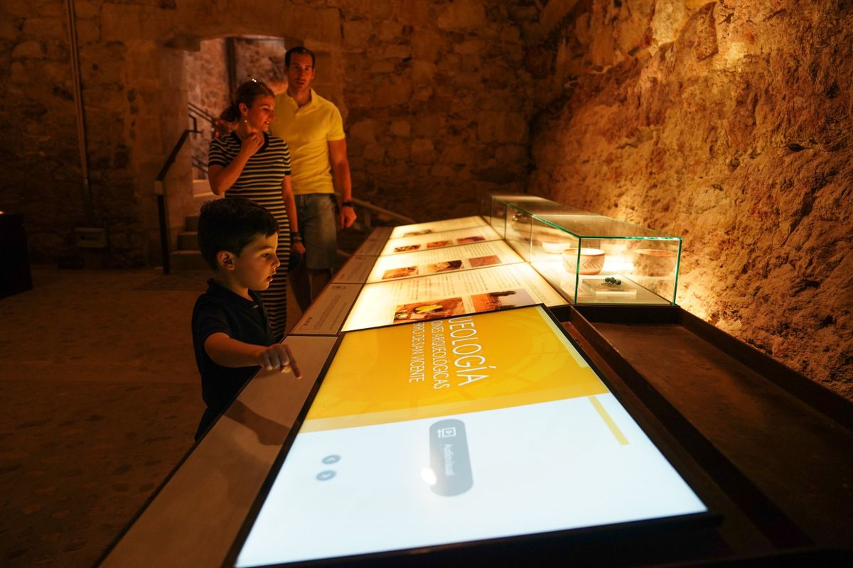 Planes en Salamanca: Cerro de San Vicente y retablos