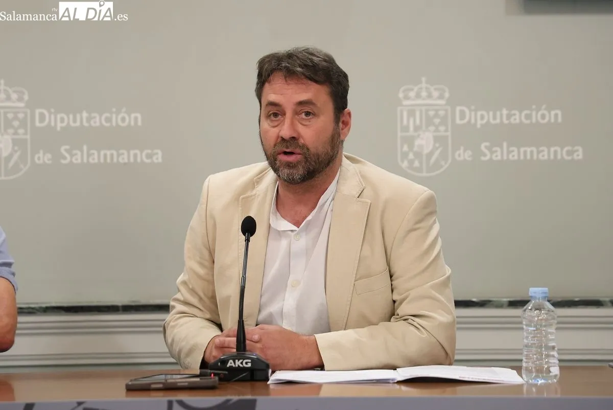 El Portavoz del Grupo Socialista en la Diputación, Fernando Rubio, y los diputados provinciales, Carlos Chanca y Antonio Cámara | FOTOS: David Sañudo 