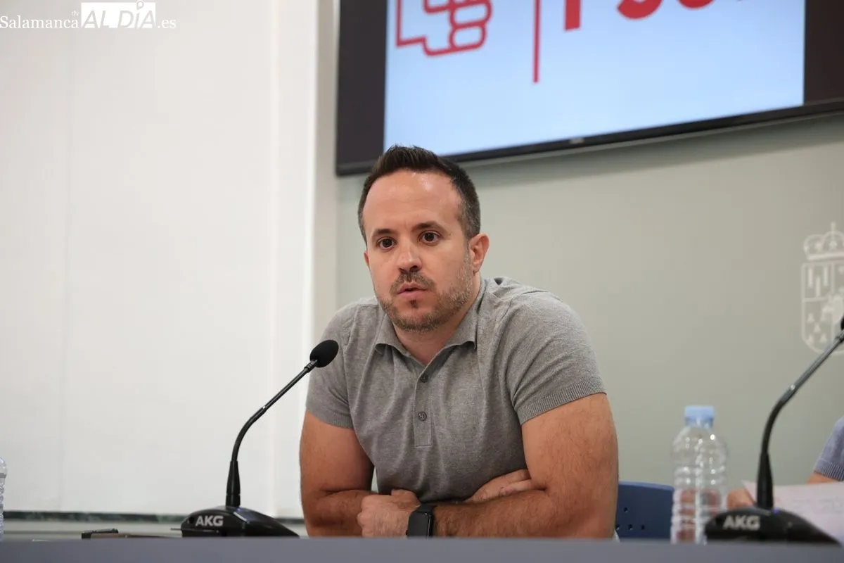 El Portavoz del Grupo Socialista en la Diputación, Fernando Rubio, y los diputados provinciales, Carlos Chanca y Antonio Cámara | FOTOS: David Sañudo 