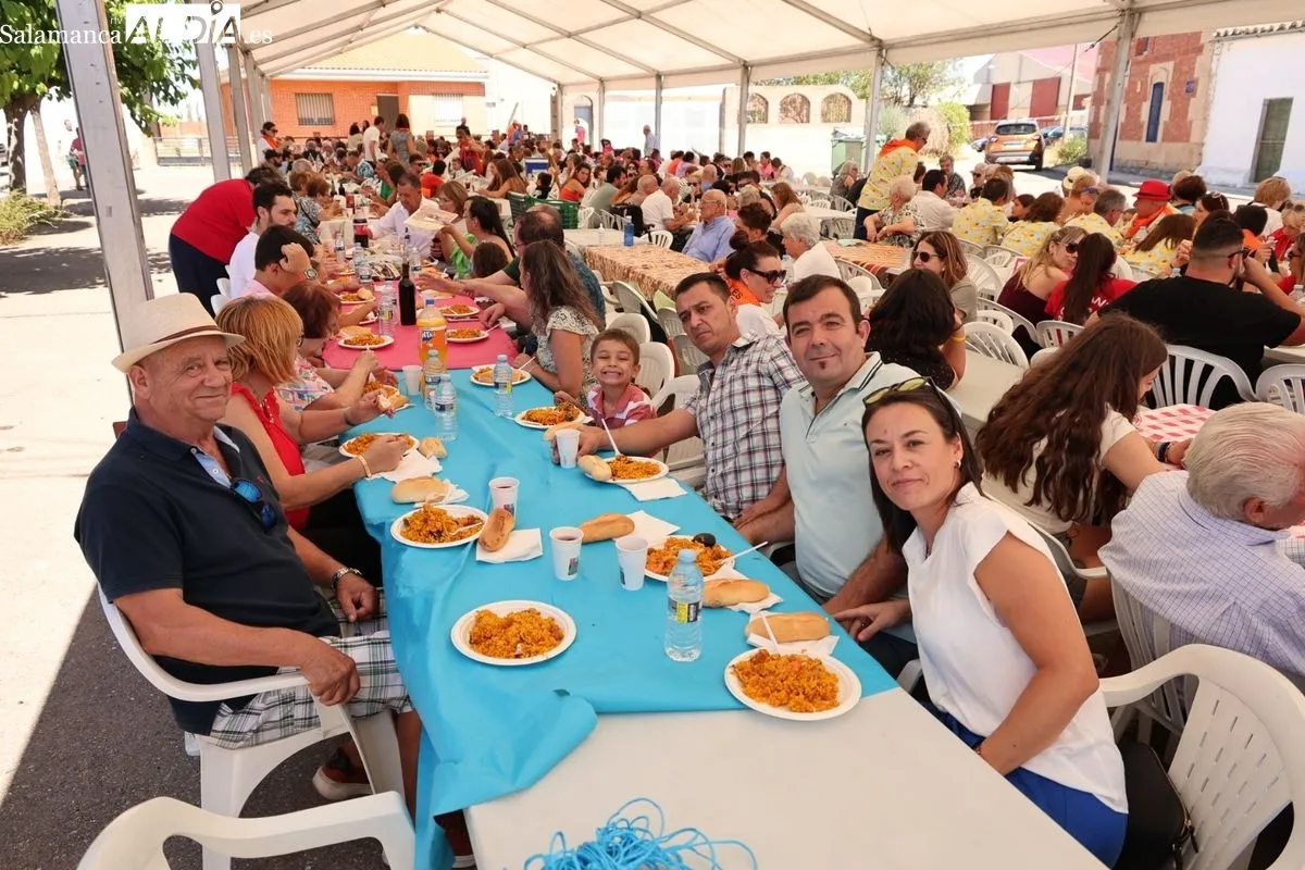 Paella popular en La Vellés. Foto: David Sañudo