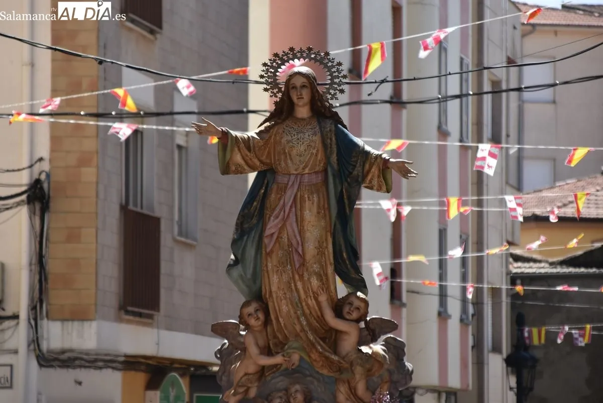 Procesión en honor a Nuestra Señora de La Asunción en Guijuelo. Fotos: Miguel González