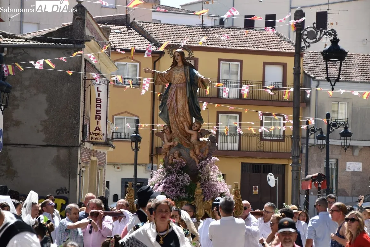 Procesión en honor a Nuestra Señora de La Asunción en Guijuelo. Fotos: Miguel González