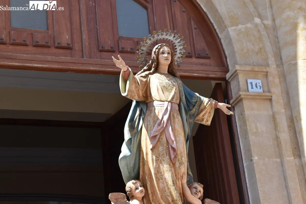 Procesión en honor a Nuestra Señora de La Asunción en Guijuelo. Fotos: Miguel González