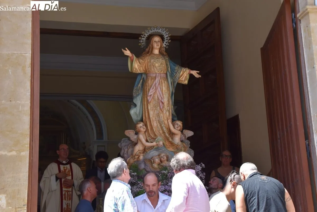 Procesión en honor a Nuestra Señora de La Asunción en Guijuelo. Fotos: Miguel González