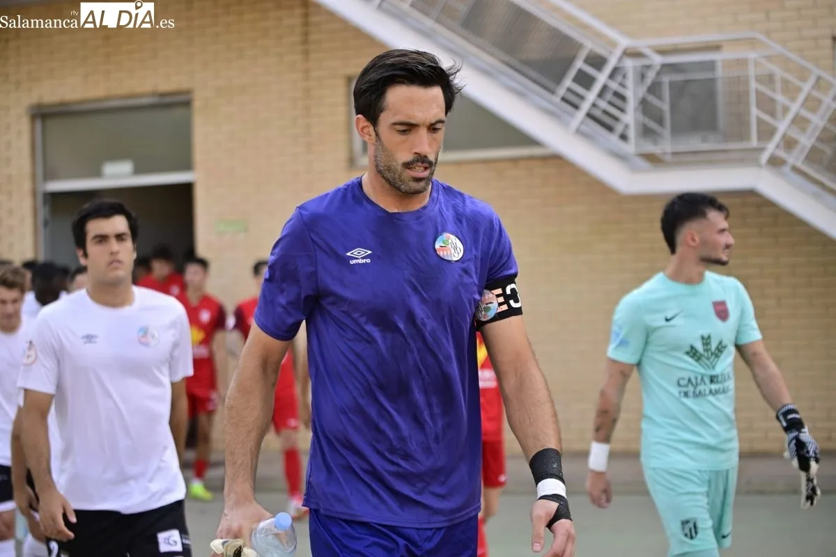 Foto 18 - FOTOS | Un penalti en los minutos finales da la victoria al Salamanca UDS sobre el Santa Marta (2-1)