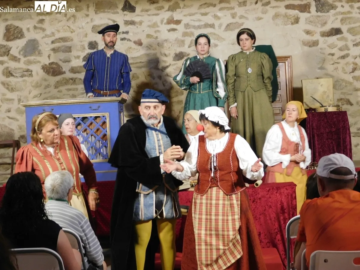 Representación de la obra 'Buscando a Nebrija' en Santa María de Sando