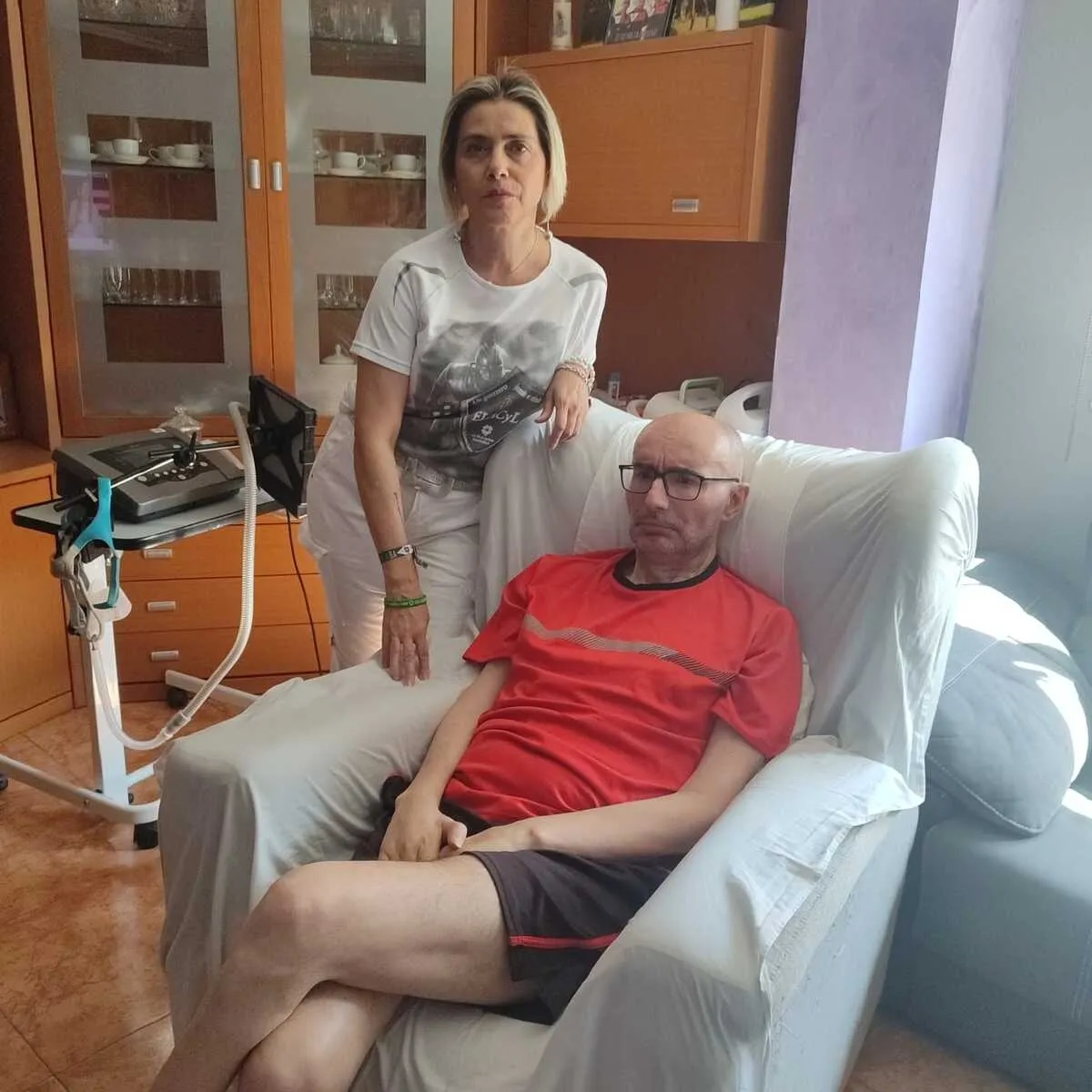 La vida de una familia salmantina atrapada por la ELA y la parálisis política.