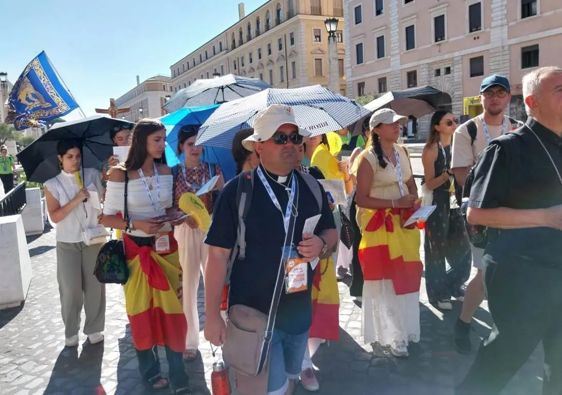 Foto 2 - Los j&oacute;venes de la Di&oacute;cesis terminan de ganar el Jubileo al cruzar la Puerta Santa de San Pedro