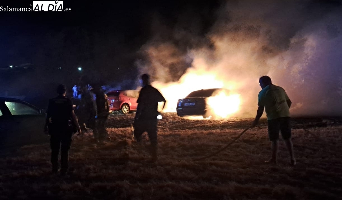 Incendio en Peralejos: un coche calcinado y 4 afectados