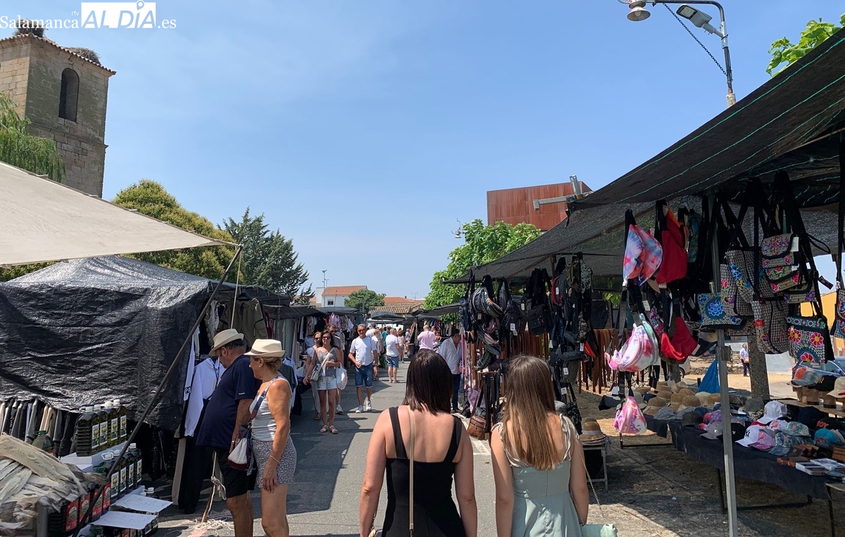 Mercadillo de Trabanca: éxito rotundo de público y ventas