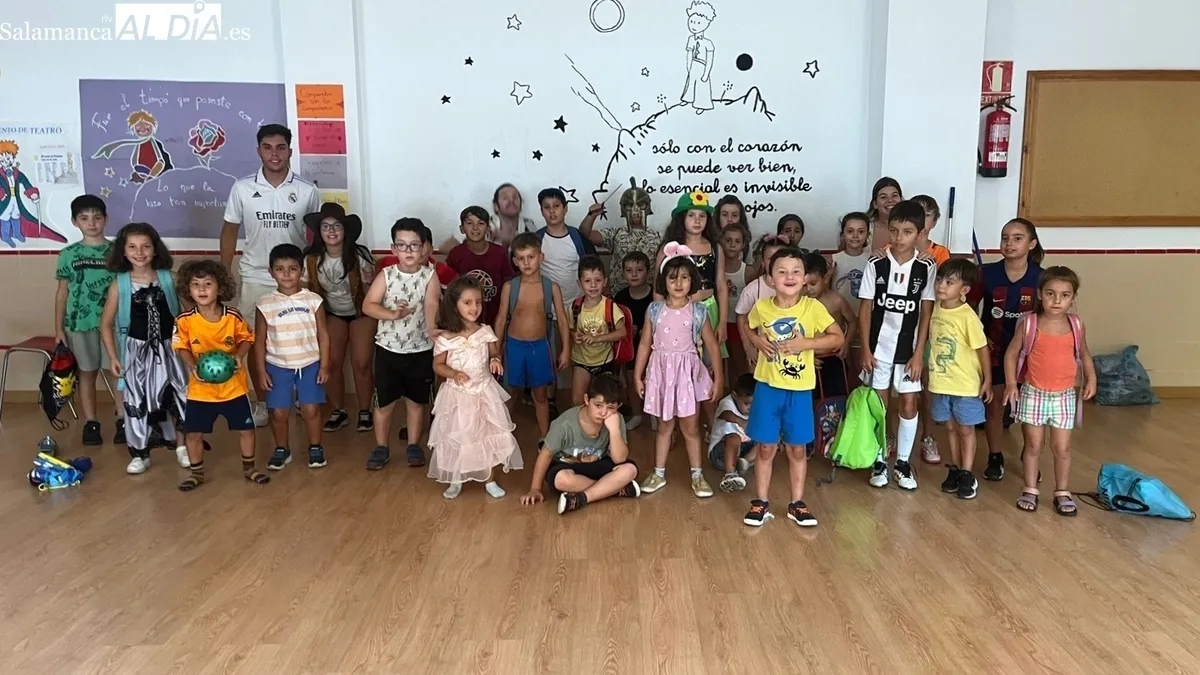 El campamento de verano 'Diver-Arte' en Aldeadávila de la Ribera ha acogido a más de 40 niños y niñas