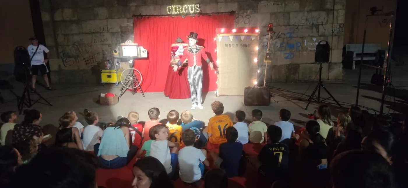 Actuación de Alúa Teatro en Vitigudino 