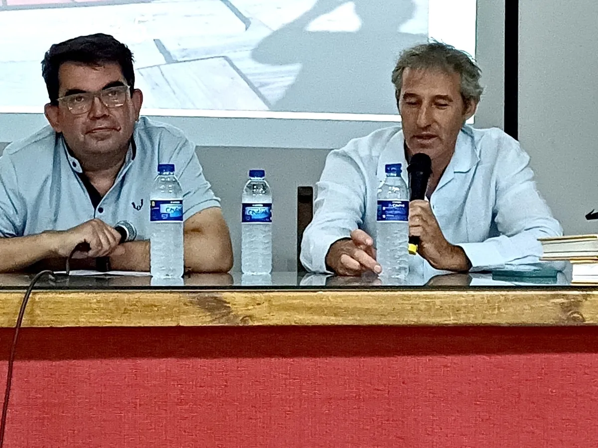 Coloquio taurino y entrega de premios San Juan 2025 en Hinojosa de Duero