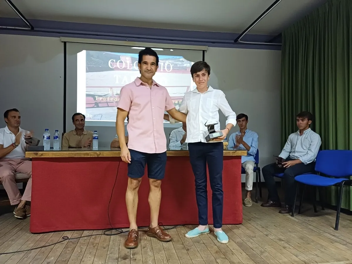 Coloquio taurino y entrega de premios San Juan 2025 en Hinojosa de Duero