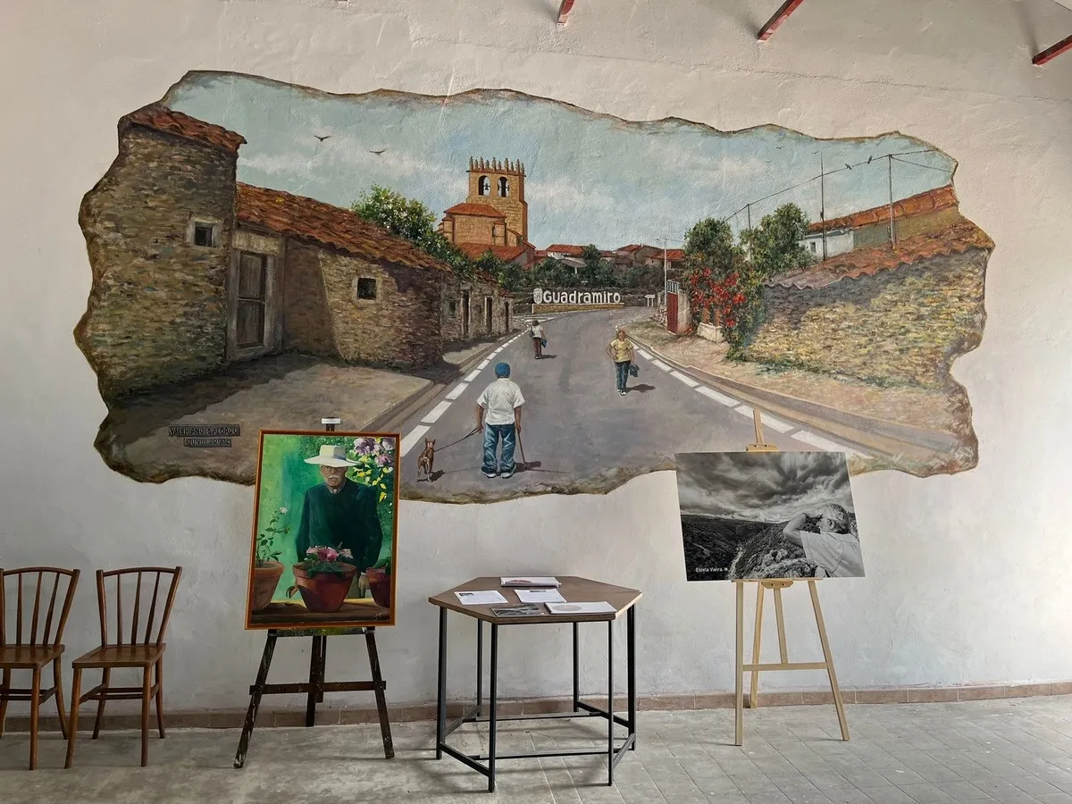 Ambas exposiciones pueden verse hasta el 17 de agosto en el edificio multiusos (antiguas escuelas)