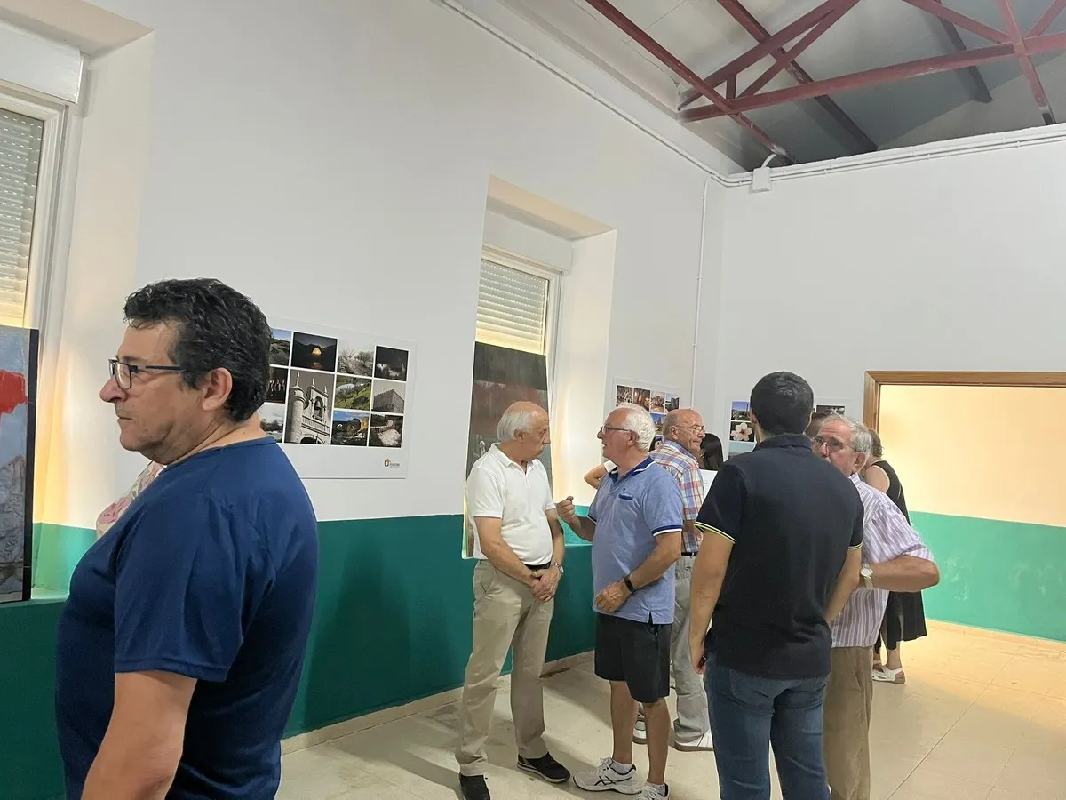 Ambas exposiciones pueden verse hasta el 17 de agosto en el edificio multiusos (antiguas escuelas)
