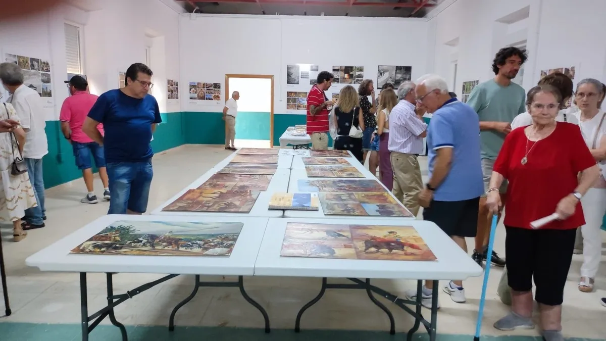 Ambas exposiciones pueden verse hasta el 17 de agosto en el edificio multiusos (antiguas escuelas)