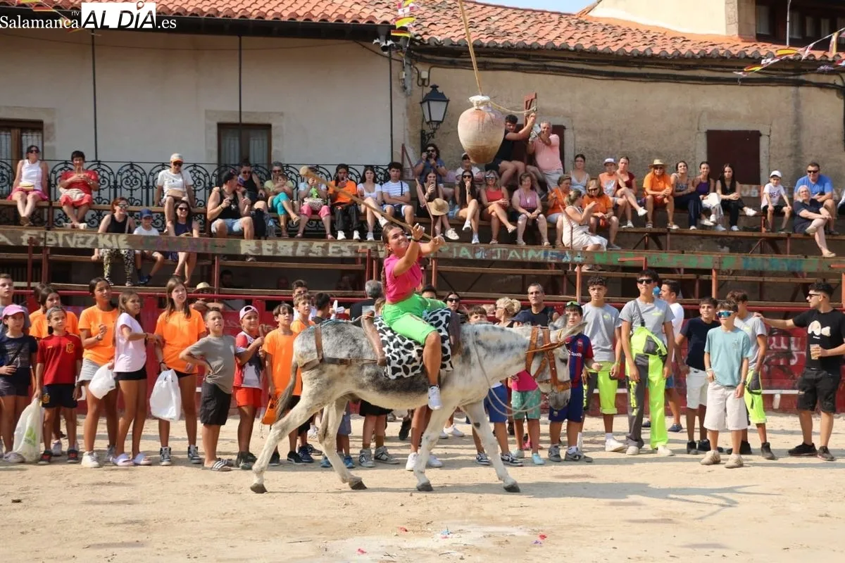  Los Quintos animan en Vilvestre las Fiestas del Toro