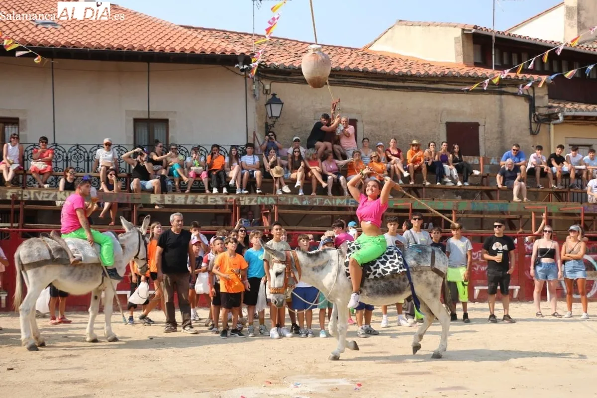  Los Quintos animan en Vilvestre las Fiestas del Toro