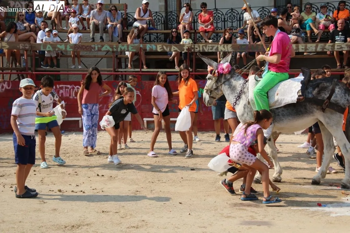  Los Quintos animan en Vilvestre las Fiestas del Toro