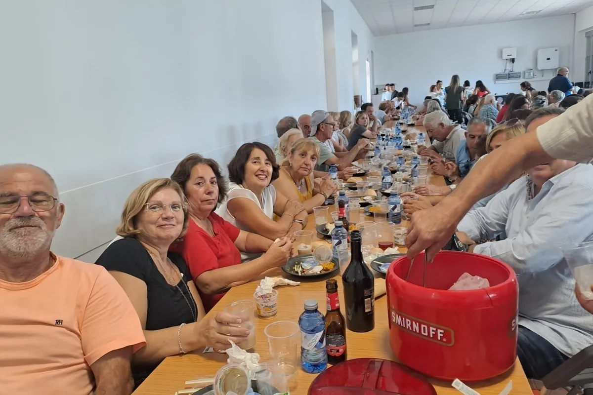 La paella contó con la participación de 300 personas