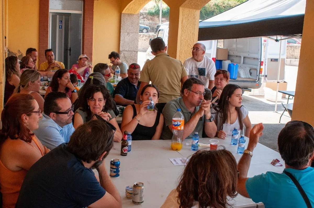 La paella contó con la participación de 300 personas