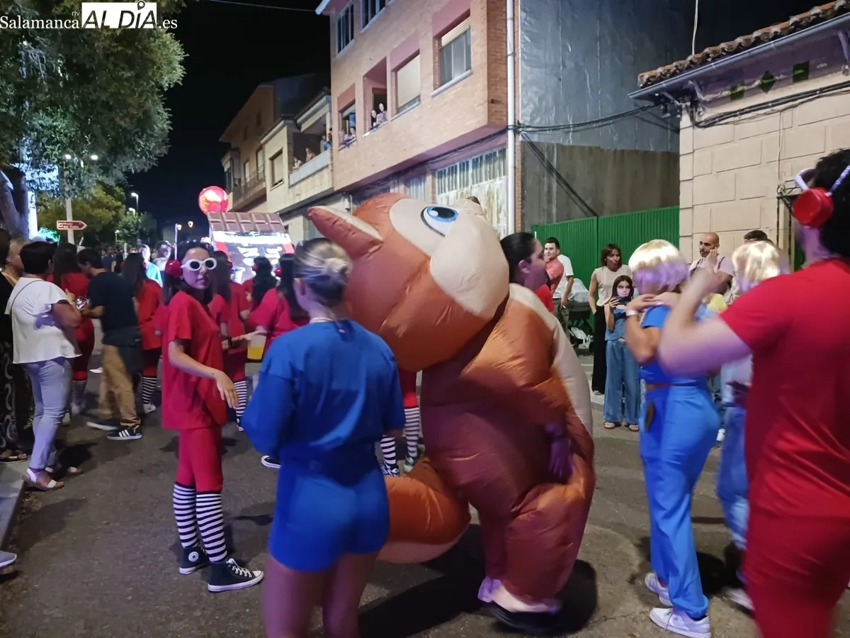 La imaginación y el trabajo de las peñas estuvo a la altura de la fama de este desfile 