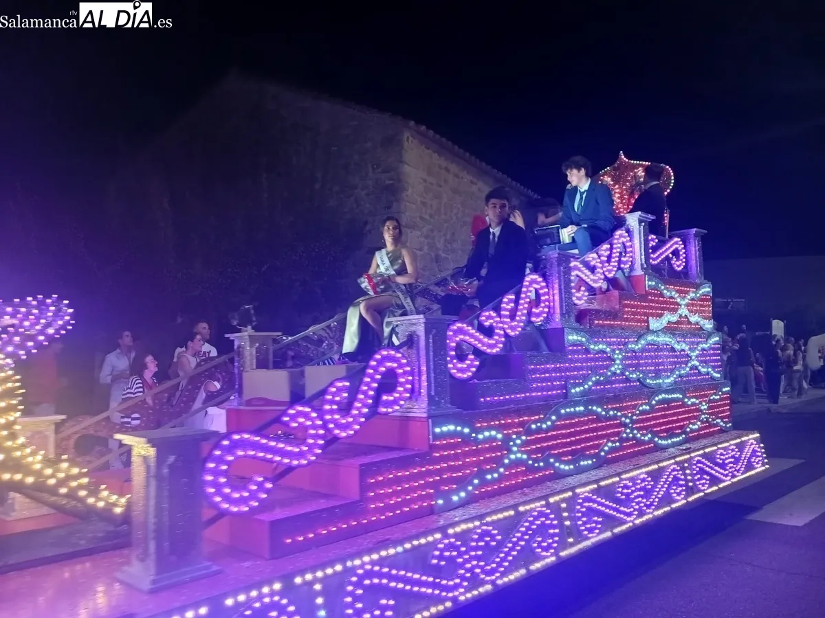 La imaginación y el trabajo de las peñas estuvo a la altura de la fama de este desfile 