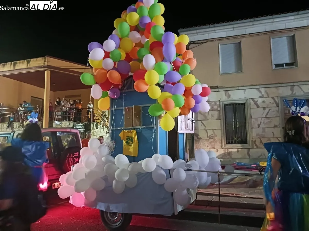 La imaginación y el trabajo de las peñas estuvo a la altura de la fama de este desfile 