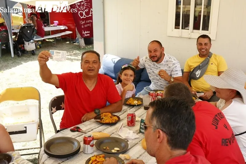 Foto 11 - Monterrubio disfruta de una buena paellada (FOTOS)