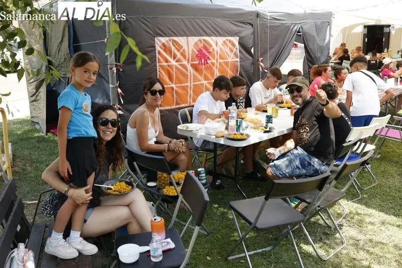 Foto 10 - Monterrubio disfruta de una buena paellada (FOTOS)