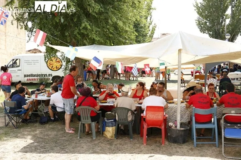 Foto 9 - Monterrubio disfruta de una buena paellada (FOTOS)