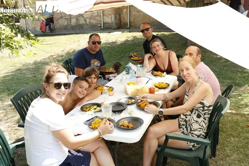 Foto 7 - Monterrubio disfruta de una buena paellada (FOTOS)