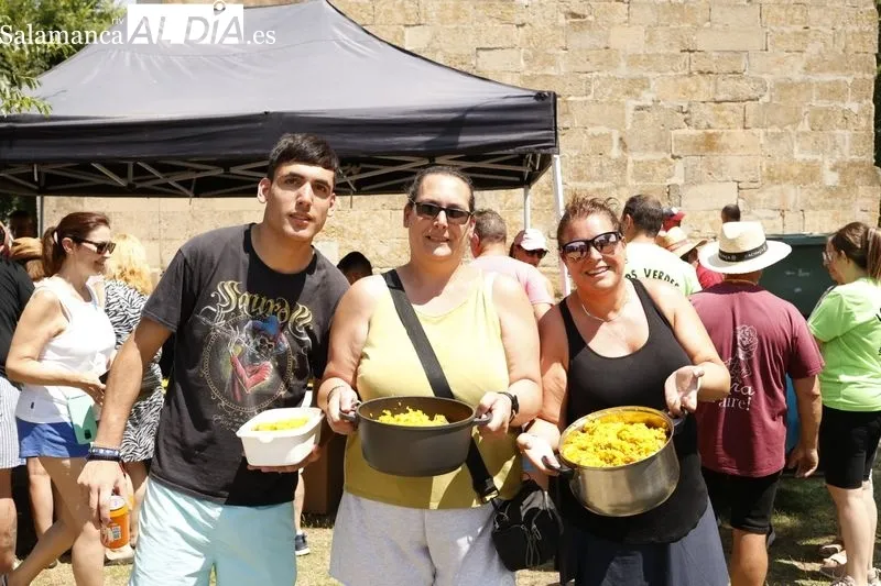 Foto 3 - Monterrubio disfruta de una buena paellada (FOTOS)