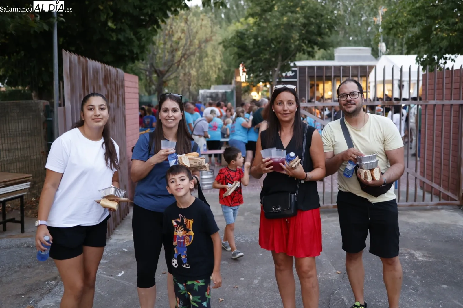Foto 11 - Santa Marta celebra la Parrillada y Fiesta de la Cebada en la Plaza de Tierno Galv&aacute;n