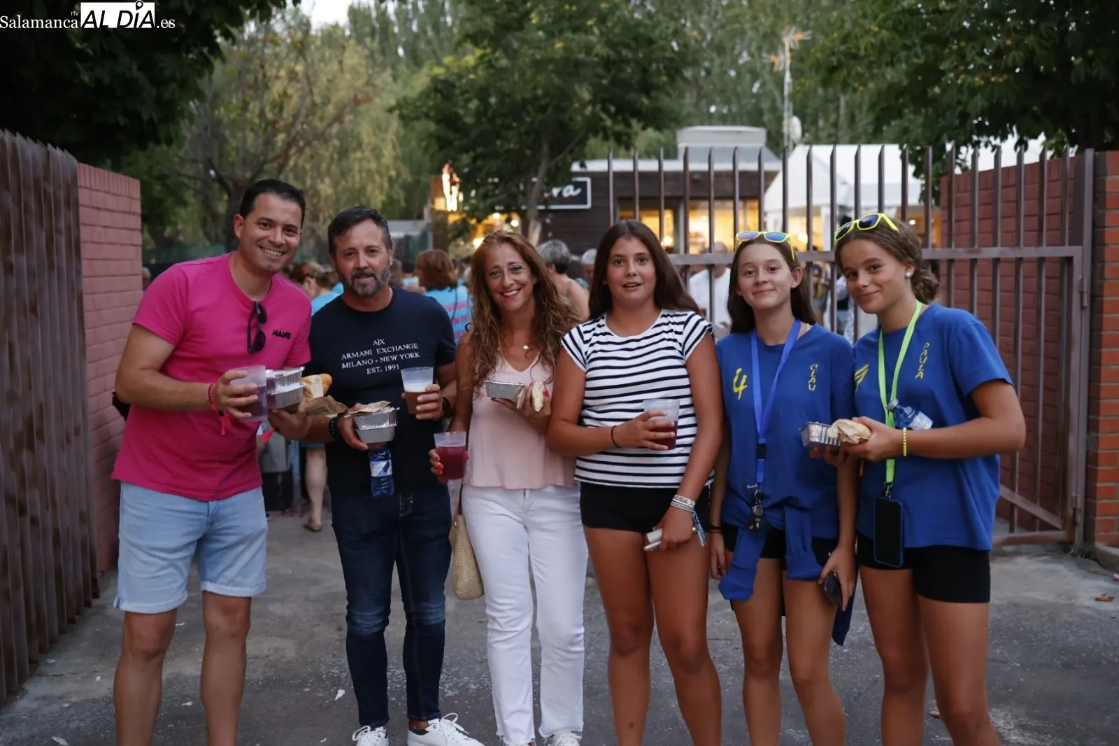 Foto 7 - Santa Marta celebra la Parrillada y Fiesta de la Cebada en la Plaza de Tierno Galv&aacute;n