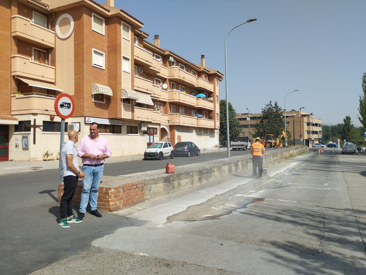 Obras en Santa Marta: nuevo acerado en el Camino Carbajosa