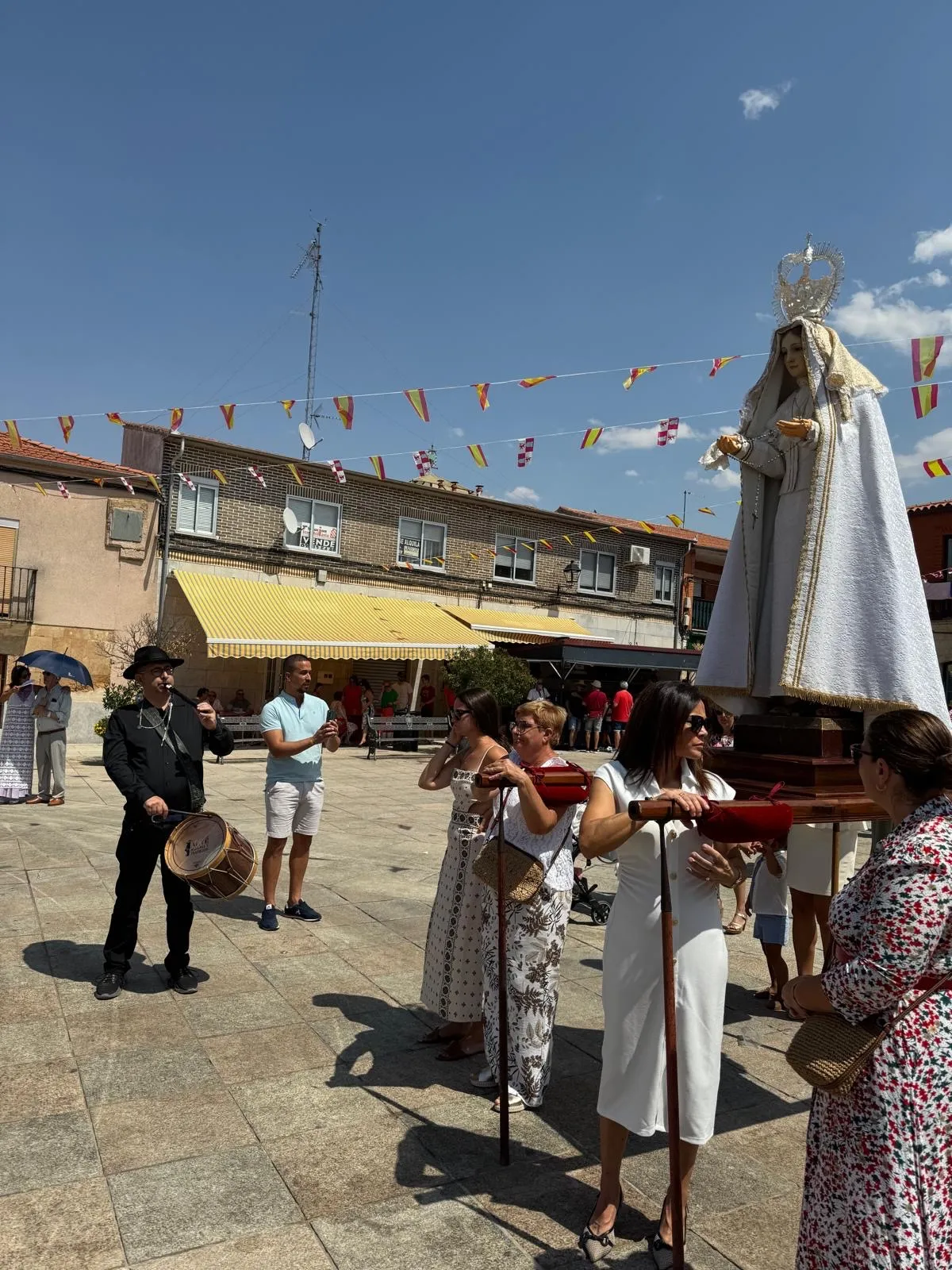 Foto 4 - Fervor y orgullo en la misa y procesi&oacute;n a la Virgen de la Asunci&oacute;n en su d&iacute;a grande en Cantalpino