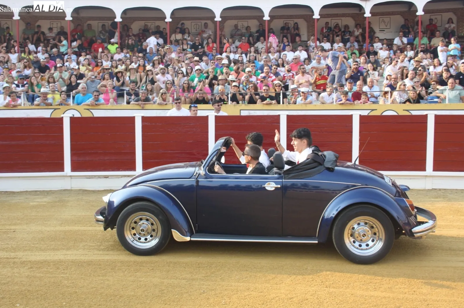 Foto 4 - Espect&aacute;culo en el ruedo y gran ambiente en las gradas para un emocionante Concurso de Cortes en las Ferias y Fiestas