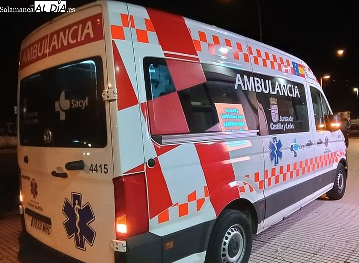 Herido un joven en un accidente de patinete y coche en Santa Marta