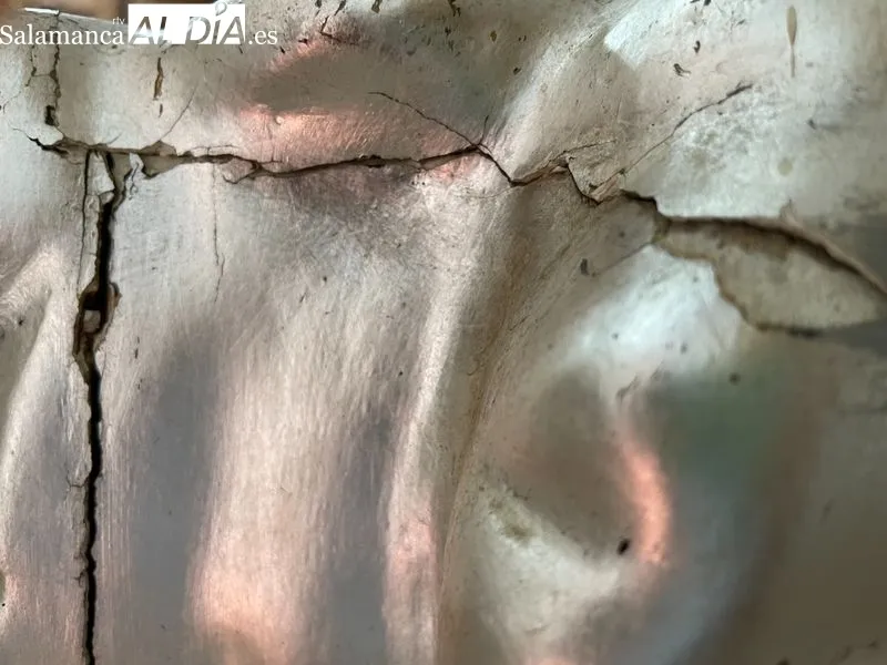 Foto 9 - El paso procesional del Santo Brazo de Santa Teresa afronta una urgente restauraci&oacute;n integral