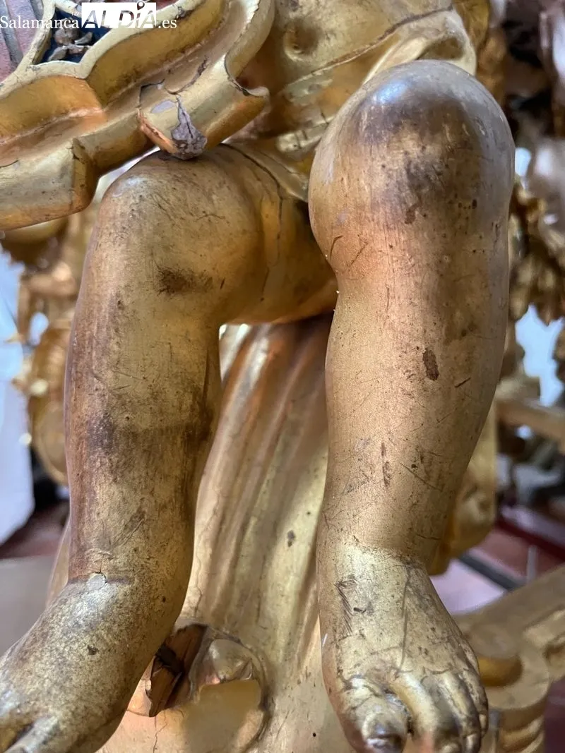 Foto 7 - El paso procesional del Santo Brazo de Santa Teresa afronta una urgente restauraci&oacute;n integral