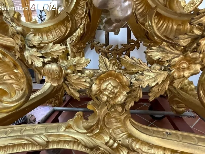 Foto 6 - El paso procesional del Santo Brazo de Santa Teresa afronta una urgente restauraci&oacute;n integral