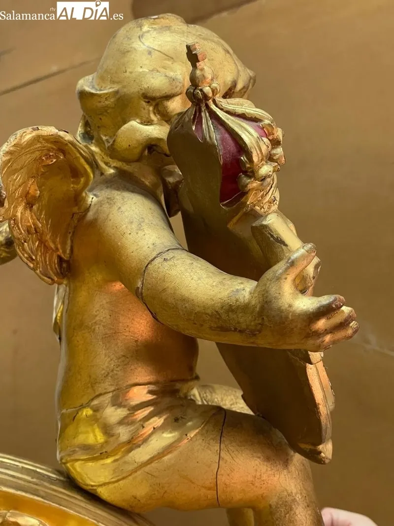 Foto 3 - El paso procesional del Santo Brazo de Santa Teresa afronta una urgente restauraci&oacute;n integral