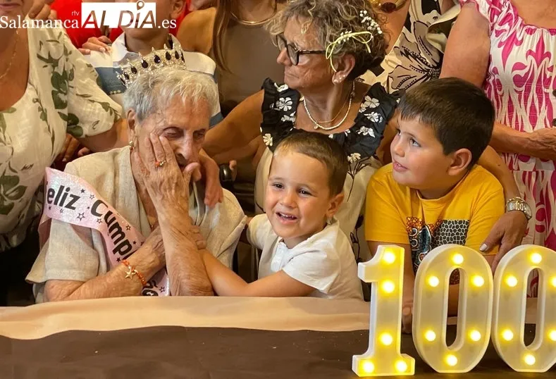 Foto 7 - Angelines Mart&iacute;n de Arriba cumple 100 a&ntilde;os rodeada de su gran familia