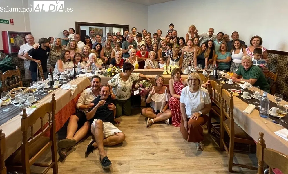 Foto 6 - Angelines Mart&iacute;n de Arriba cumple 100 a&ntilde;os rodeada de su gran familia