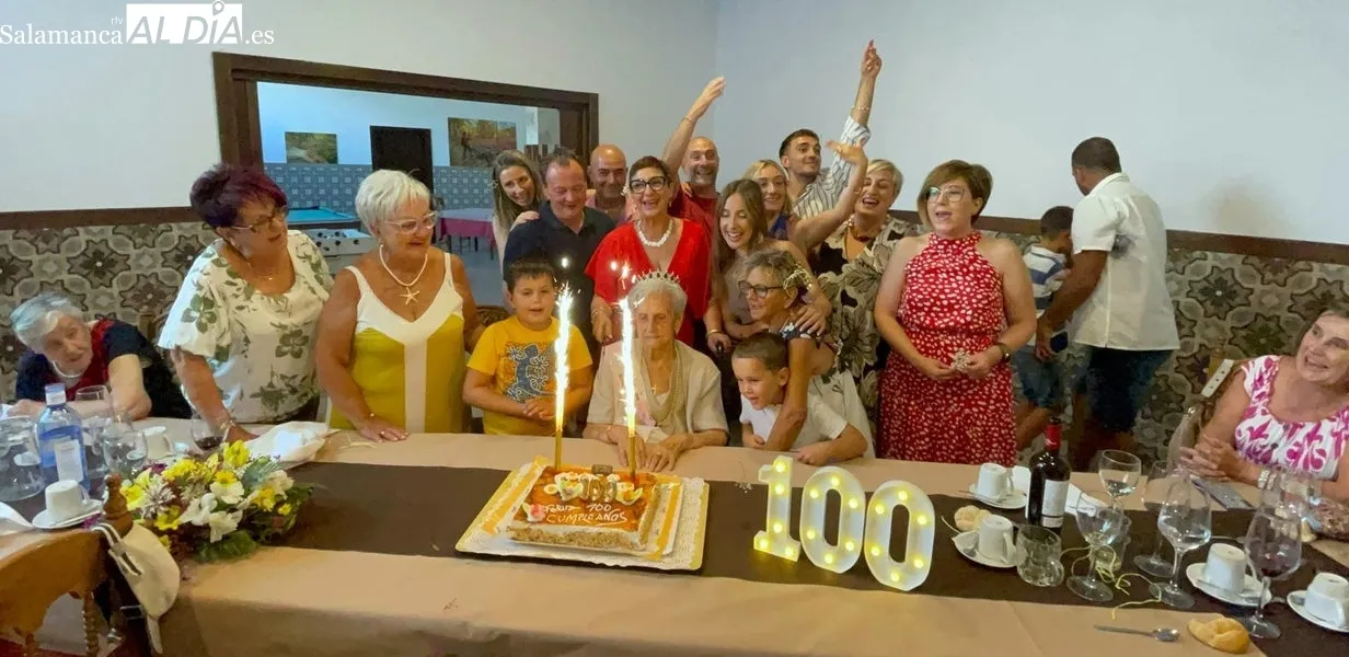 Foto 5 - Angelines Mart&iacute;n de Arriba cumple 100 a&ntilde;os rodeada de su gran familia